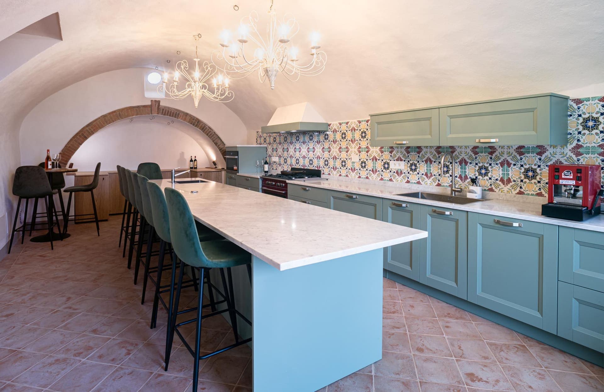 Cellar kitchen vaulted ceiling