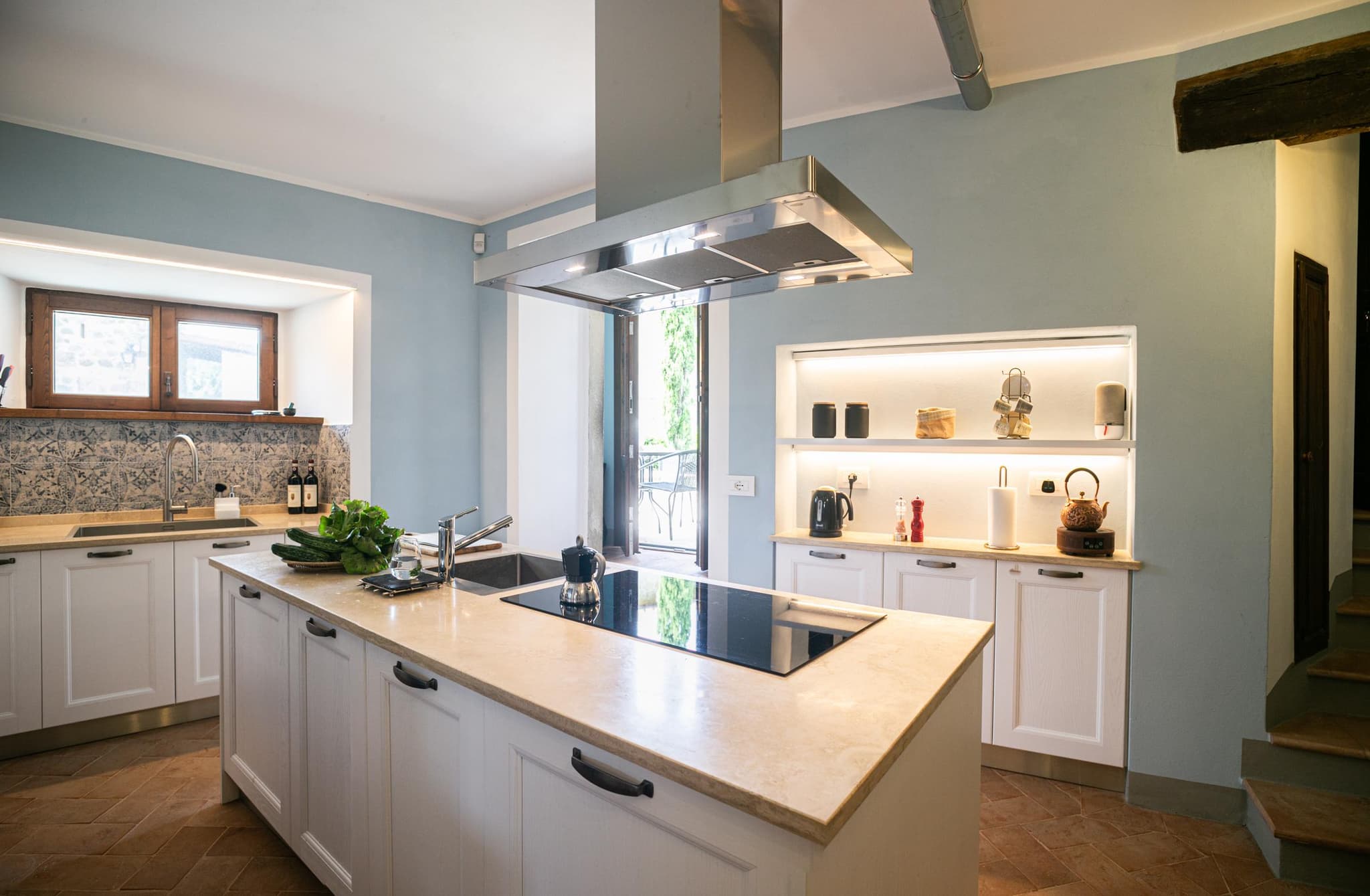 Kitchen majolica tile backsplash