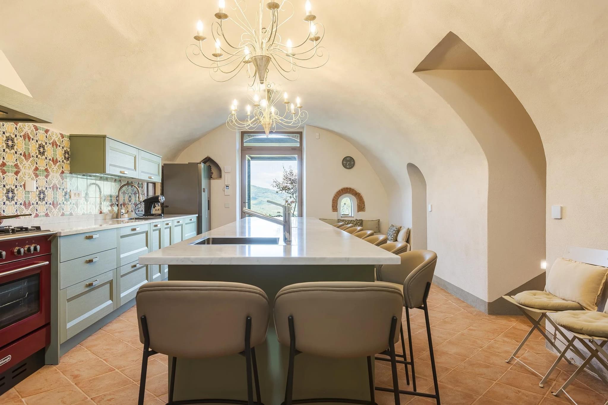 Grand kitchen