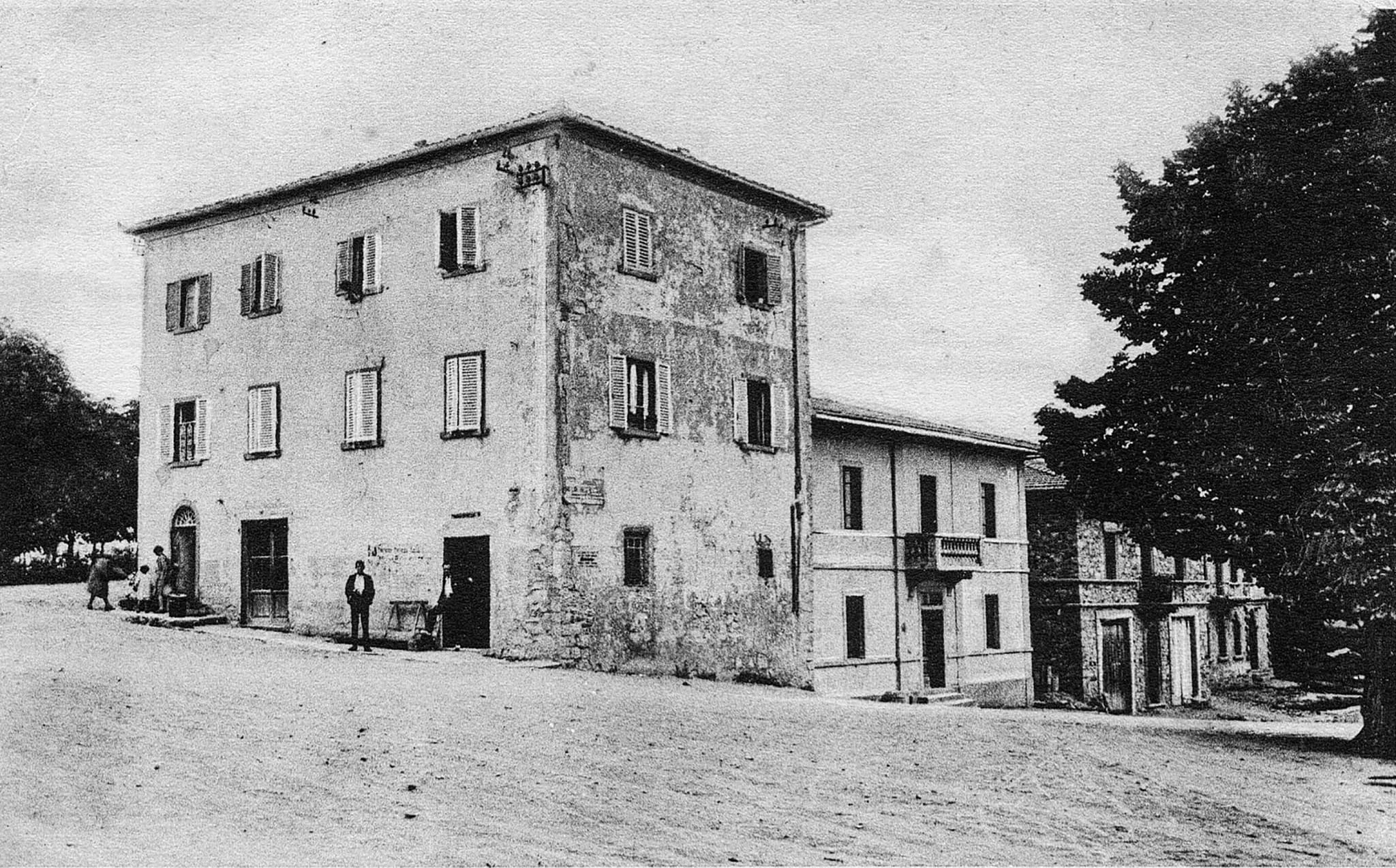 Historic street scene in Radda