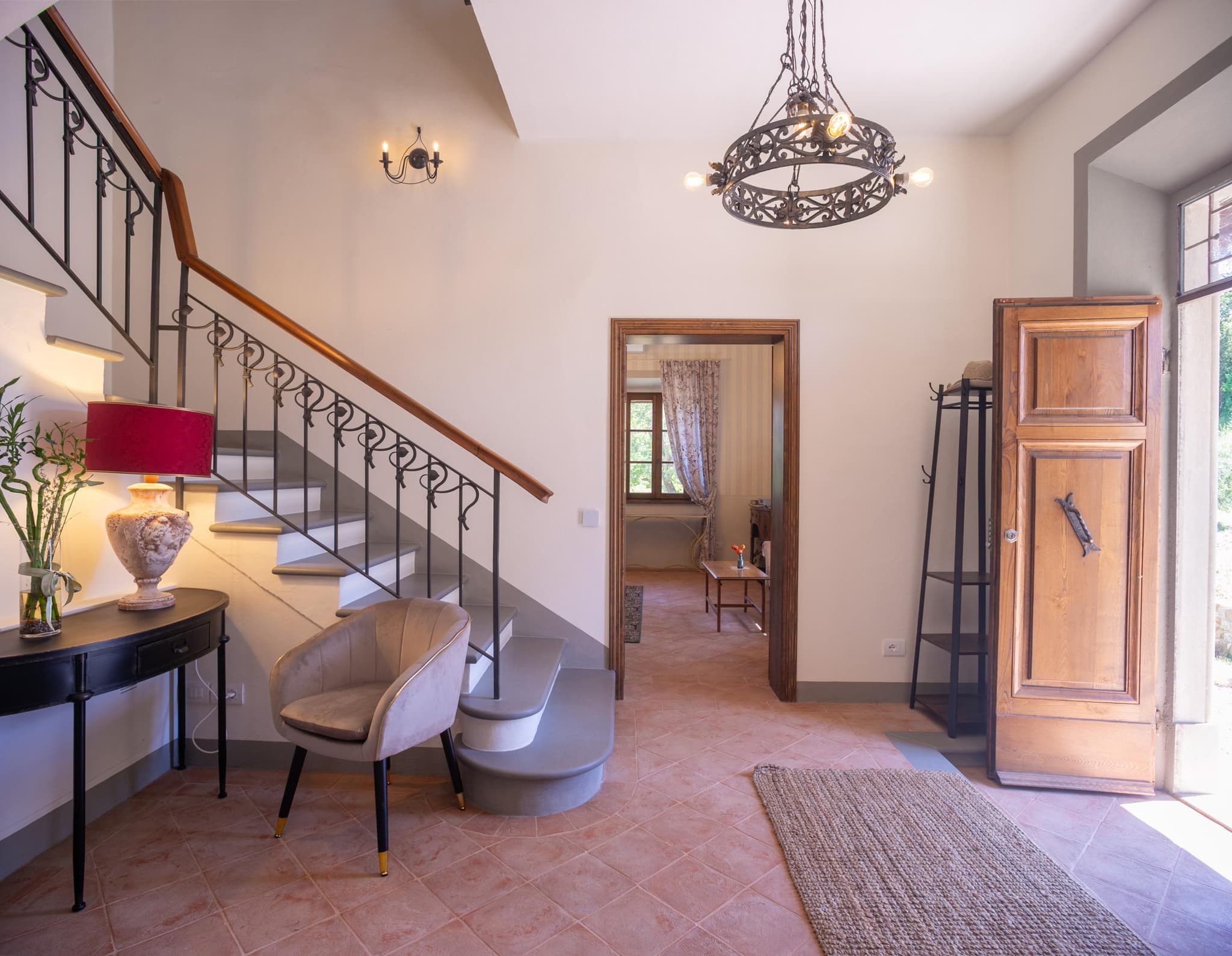 Villa entrance with brick arch